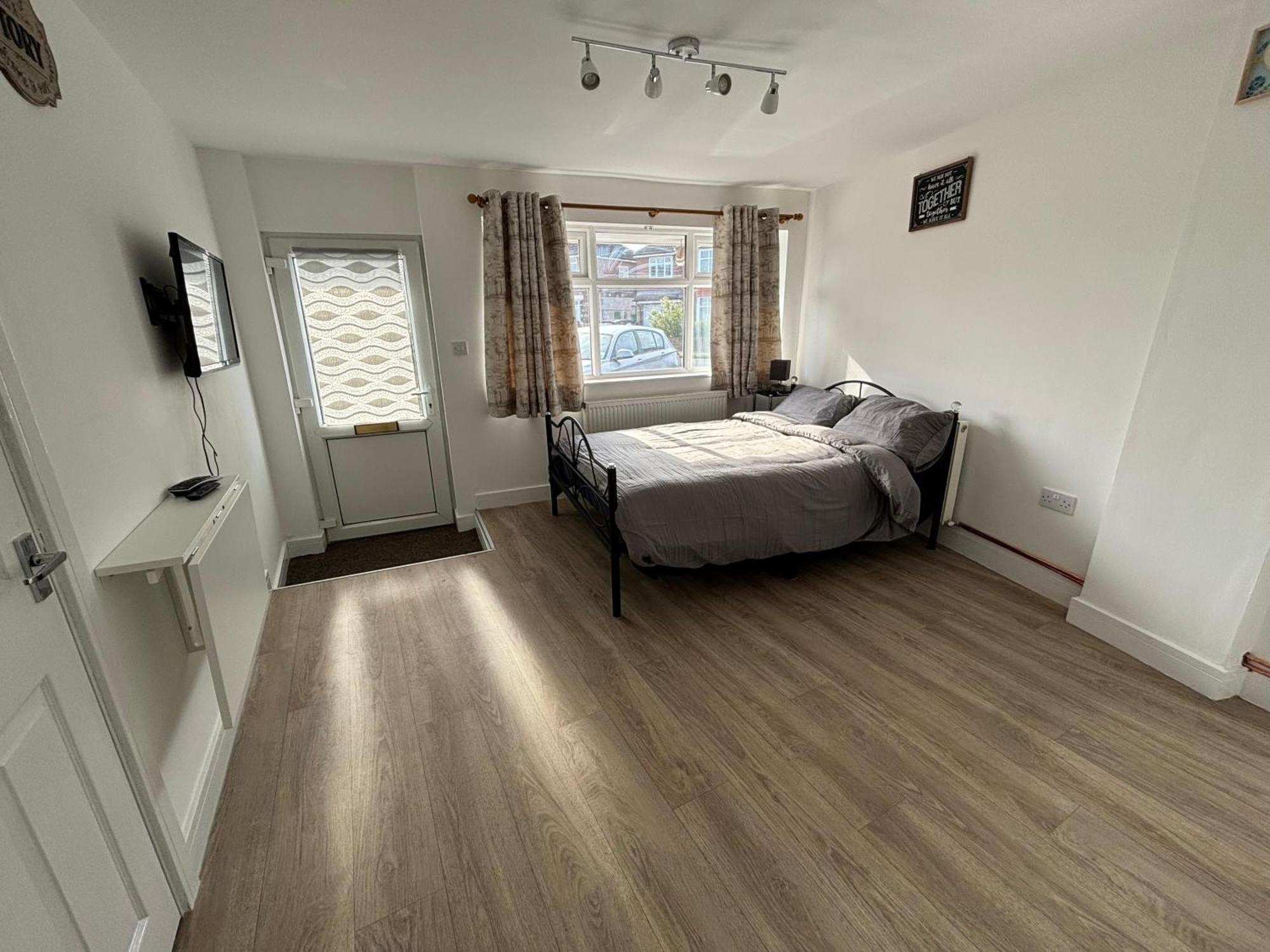 Modern & Cozy Gem - 10Min To City Center - Parking York Exterior foto
