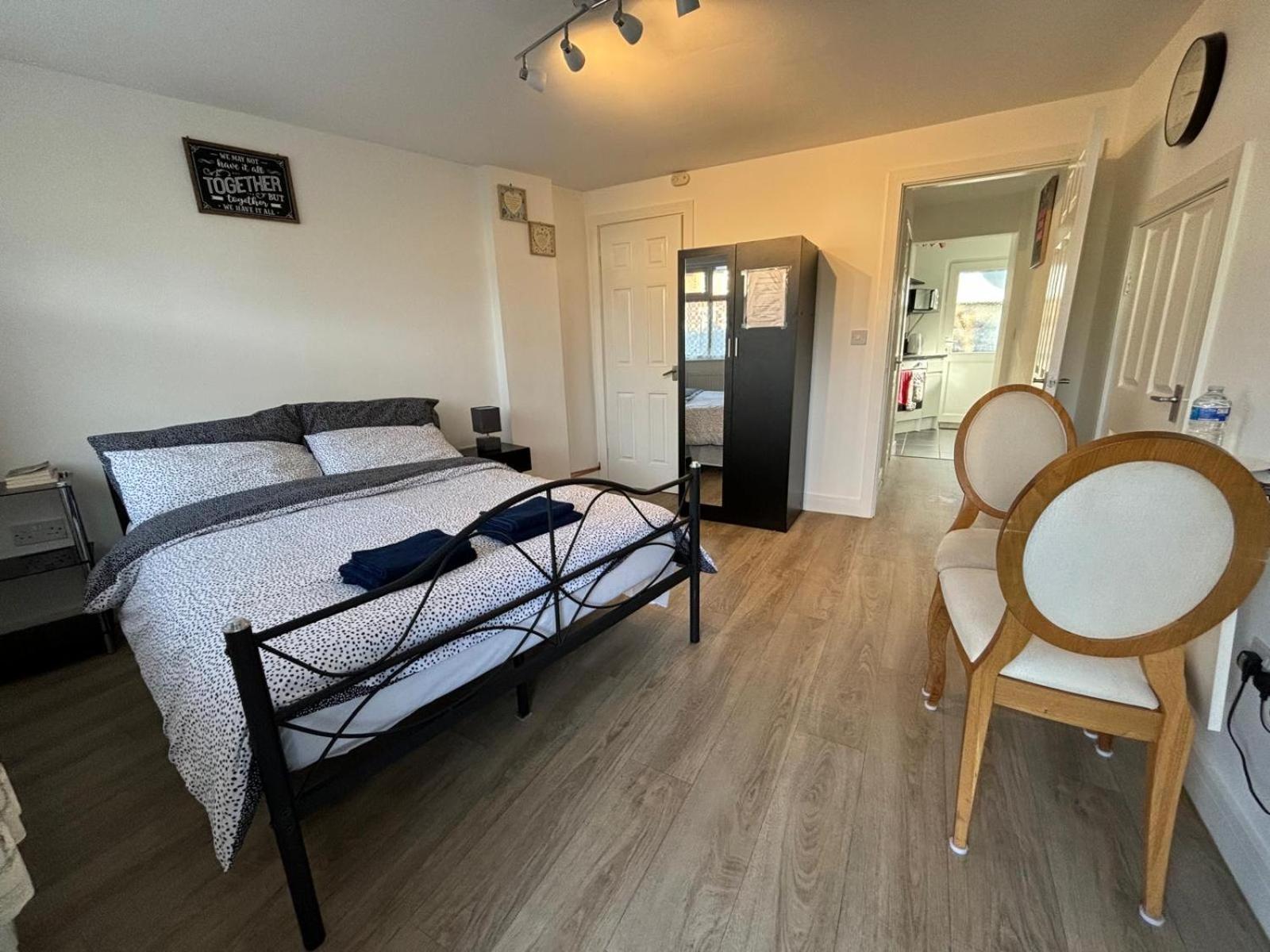 Modern & Cozy Gem - 10Min To City Center - Parking York Exterior foto